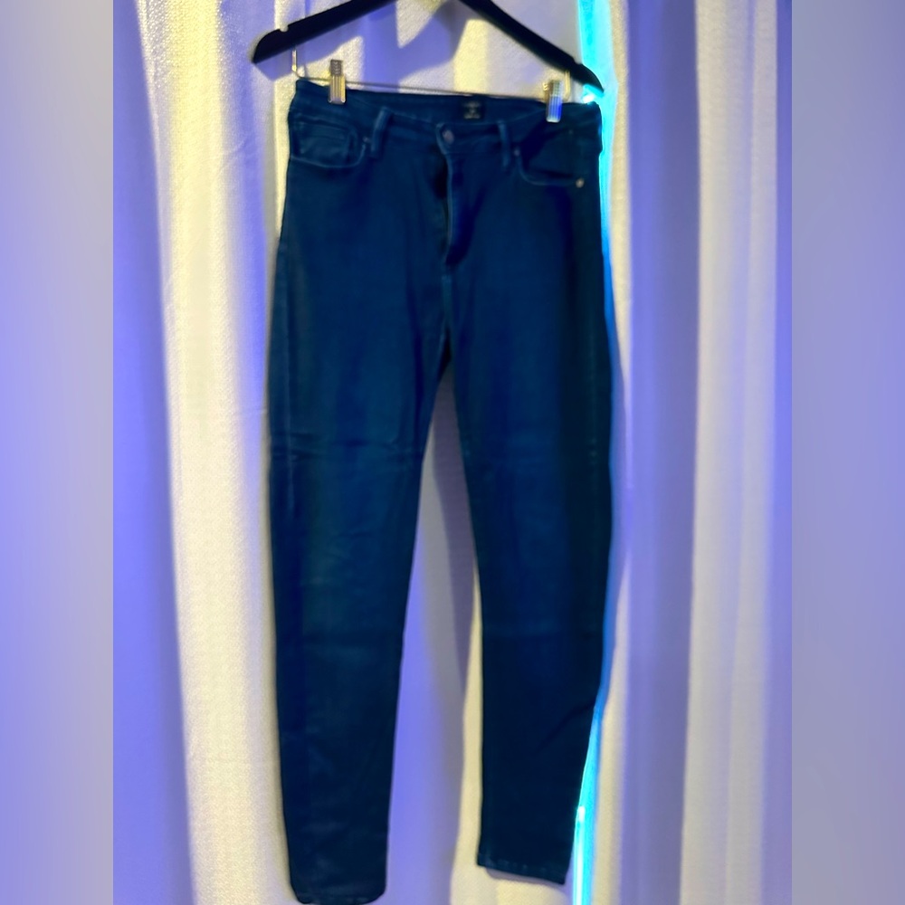 Women’s skinny blue jeans. Size 31
